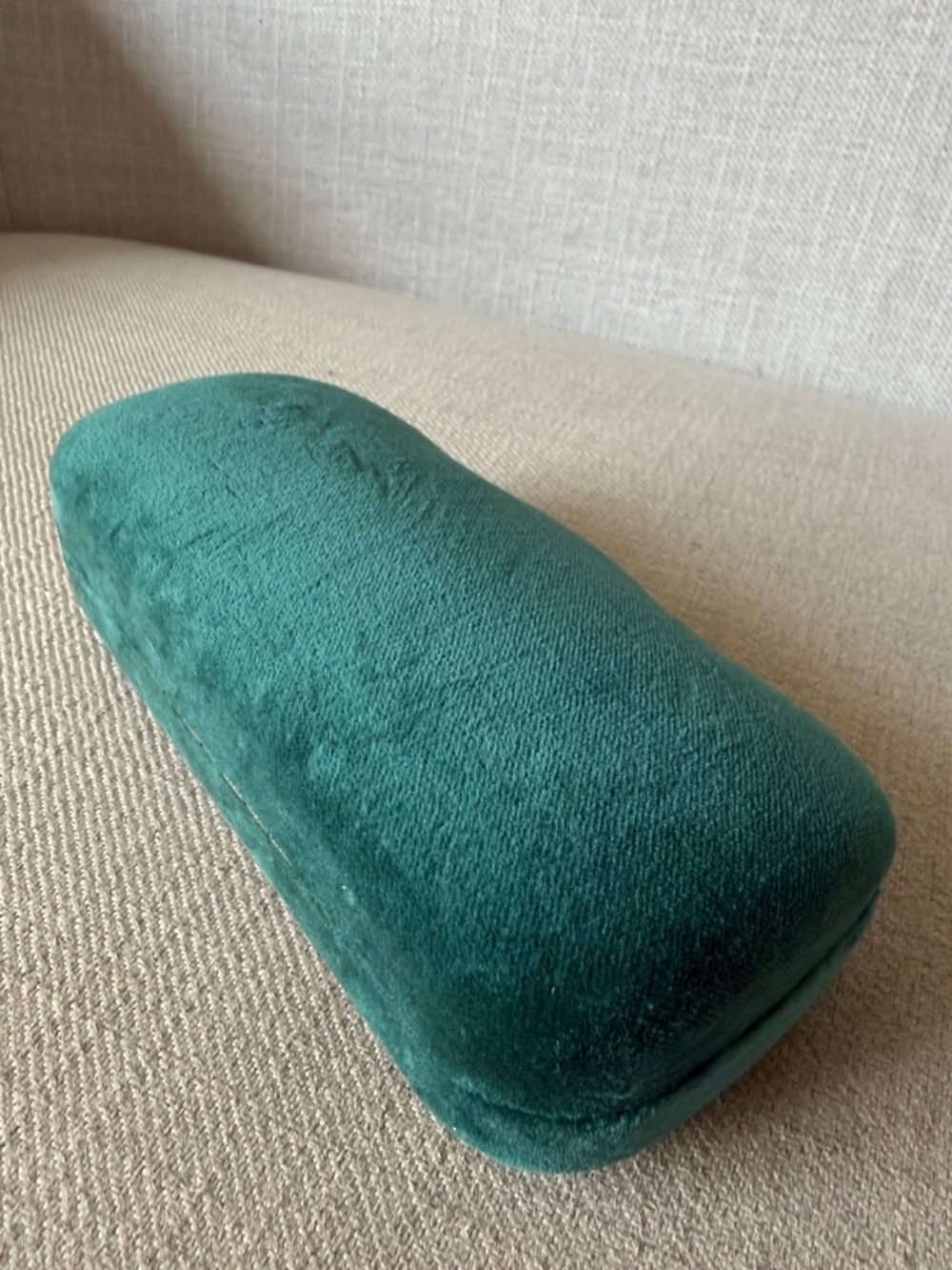 Gucci Emerald Velvet Hard Shell Eyewear Case - Picture 5 of 9